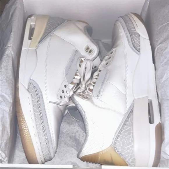 Jordan 3 craft White and Gray Sneakers lightly worn