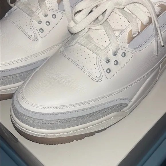 Jordan 3 craft White and Gray Sneakers lightly worn