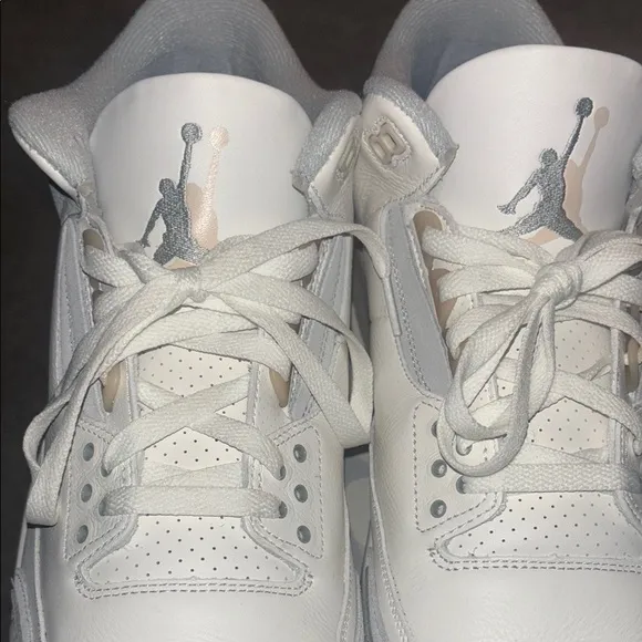 Jordan 3 craft White and Gray Sneakers lightly worn