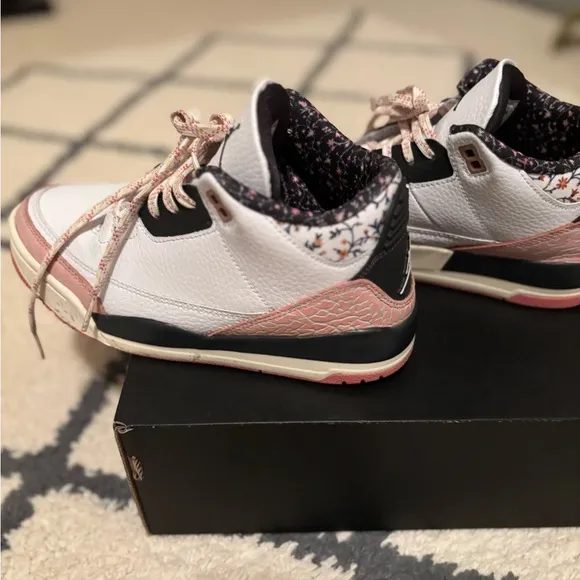 Jordan 3 Retro Sneakers - White and Pink