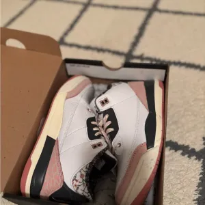 Jordan 3 Retro Sneakers - White and Pink