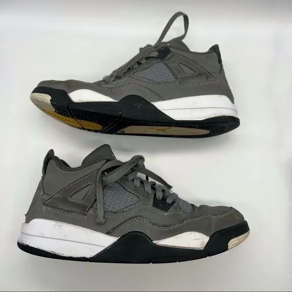 Jordan 4 Retro Cool Grey Sneakers