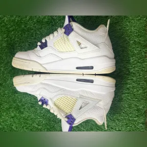Jordan 4 Retro GSMetallic Purple Size 6.5Y