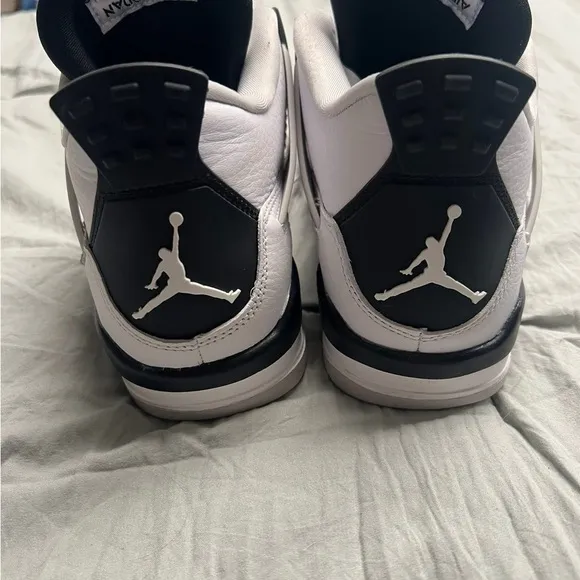 Jordan 4 Retro- Military Black