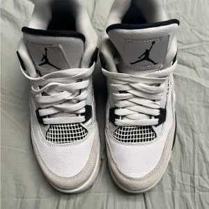 Jordan 4 Retro- Military Black