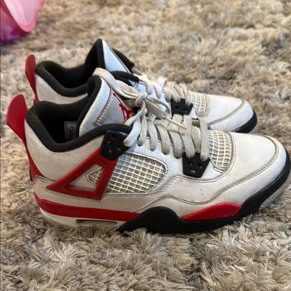 Jordan 4 Retro - Red Cement