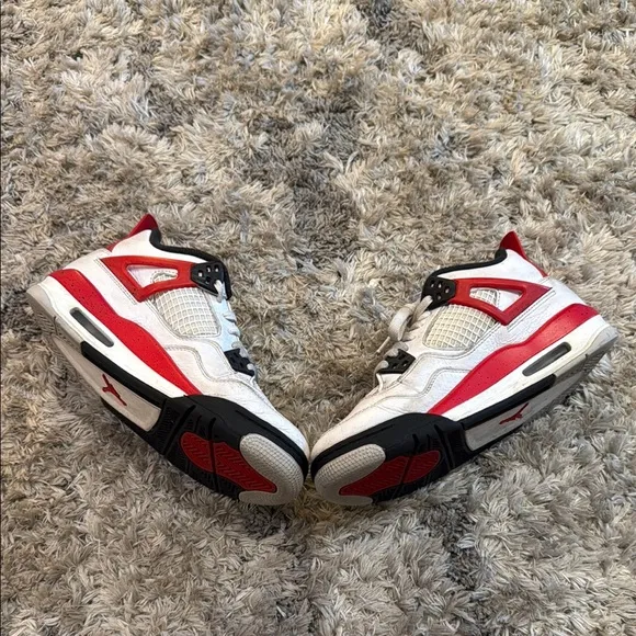 Jordan 4 Retro - Red Cement