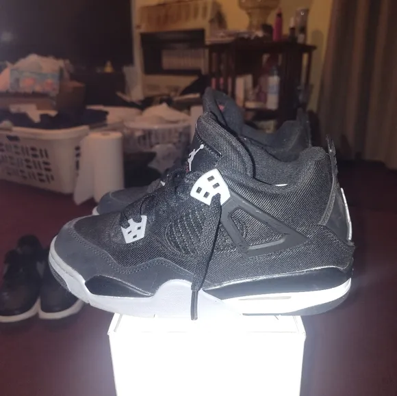 Jordan 4 Retro SE Mid Black Canvas5.0