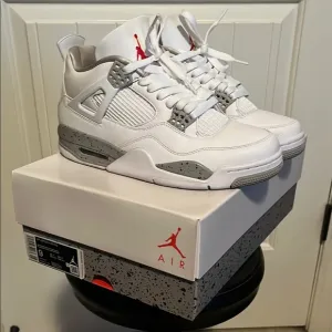Jordan 4 Retro White Oreo Sz 9