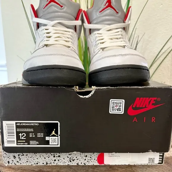 Jordan 5 Retro Mid Fire Red Sneakers