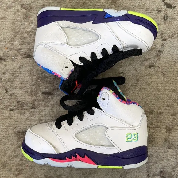 Jordan 5 retro sneakers little kids toddler size 4C. Comes with box.