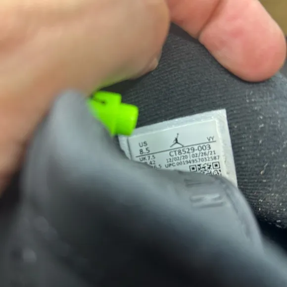 Jordan 6 Retro &quot;Electric Green&quot; Size 9.5 Men's VNDS