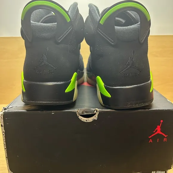 Jordan 6 Retro &quot;Electric Green&quot; Size 9.5 Men's VNDS