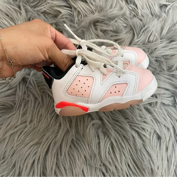 Jordan 6 Retro Toddlers Style sneakers