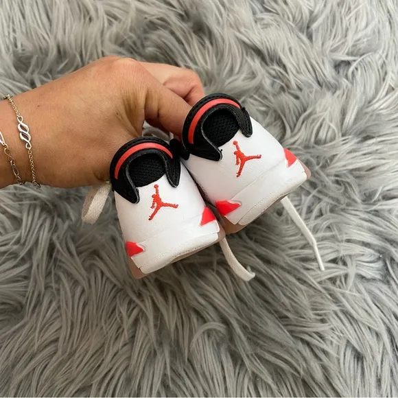 Jordan 6 Retro Toddlers Style sneakers