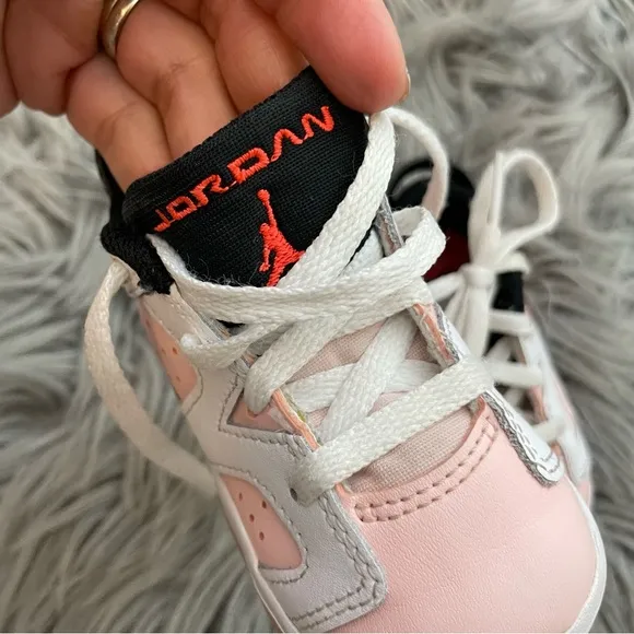 Jordan 6 Retro Toddlers Style sneakers