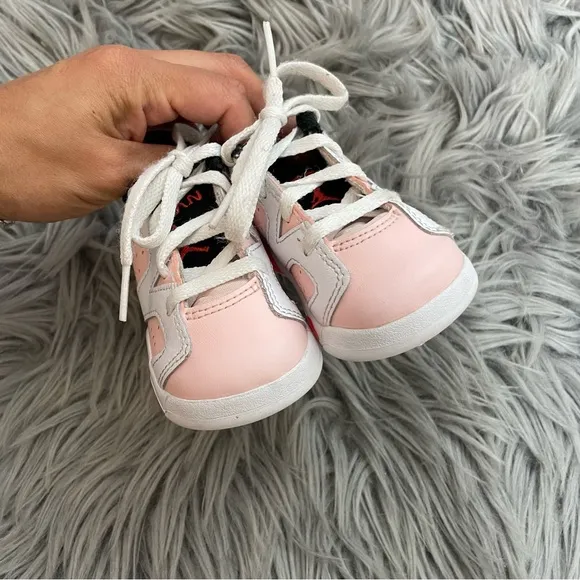 Jordan 6 Retro Toddlers Style sneakers