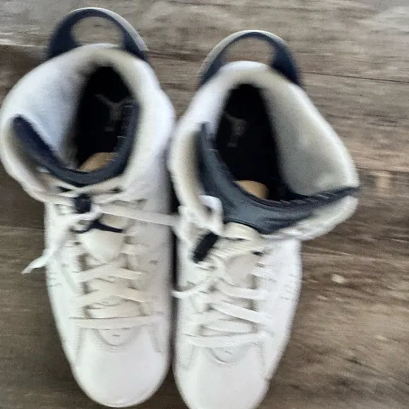 Jordan 6 retro White and Blue High-Top Sneakers