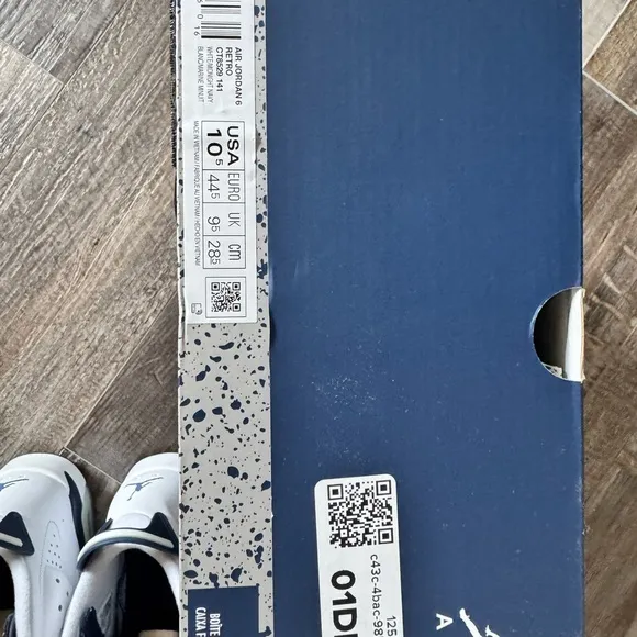 Jordan 6 retro White and Blue High-Top Sneakers
