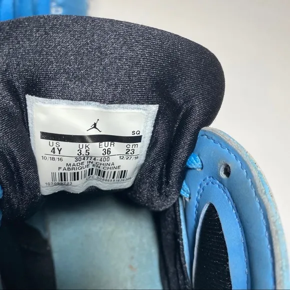 Jordan 7 Retro  Sneakers - Pantone