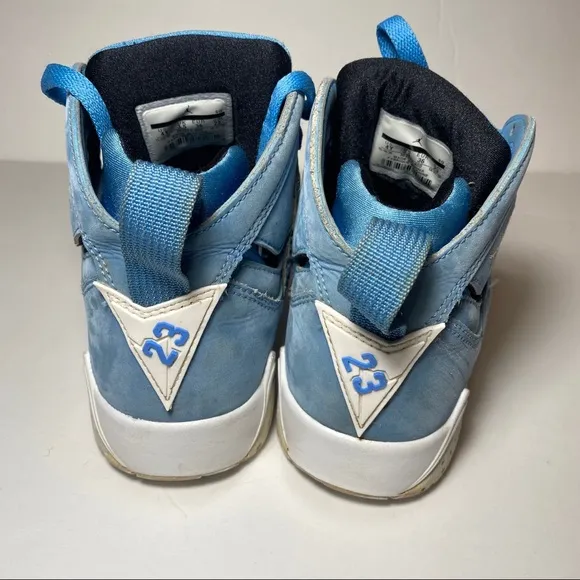 Jordan 7 Retro  Sneakers - Pantone