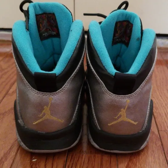Jordan Lady Liberty Retro 10 sneakers