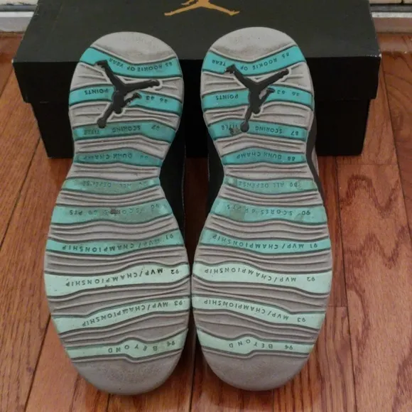 Jordan Lady Liberty Retro 10 sneakers