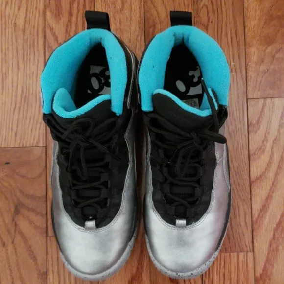 Jordan Lady Liberty Retro 10 sneakers