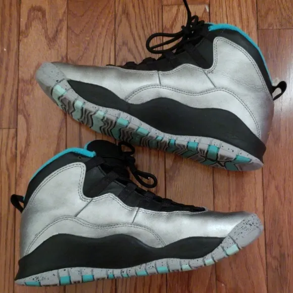 Jordan Lady Liberty Retro 10 sneakers