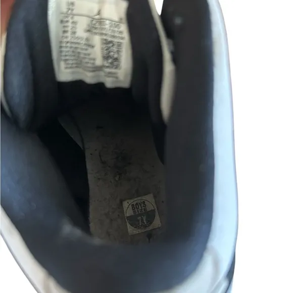 Jordan Maxin 200 &quot;White Ice&quot; Sneakers