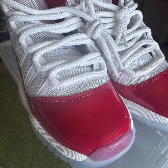 Jordan Retro 11 - ‘Cherry’