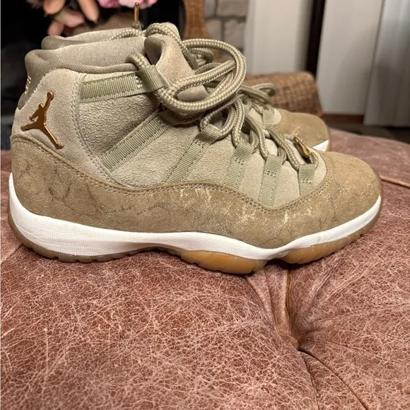 Jordan Retro 11 Olive and gold