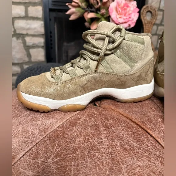 Jordan Retro 11 Olive and gold