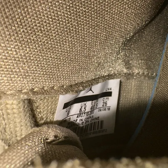 Jordan Retro 11 Olive and gold