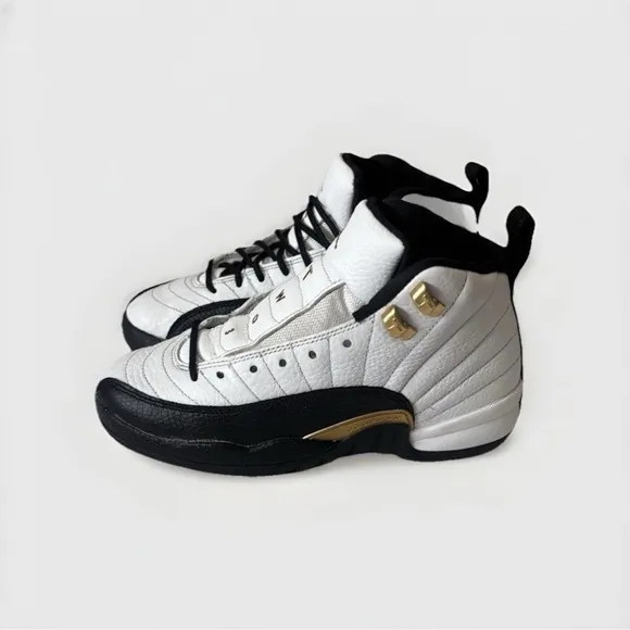 Jordan Retro 12 Sneakers Royalty Taxi - Black and White size 4
