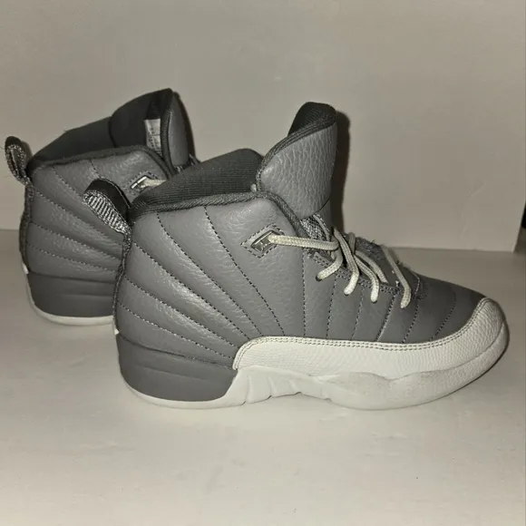 Jordan Retro 12 Stealth sz 1.5Y