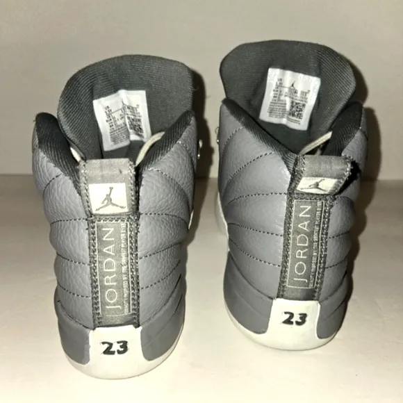 Jordan Retro 12 Stealth sz 1.5Y