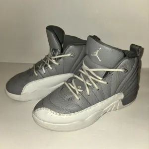 Jordan Retro 12 Stealth sz 1.5Y