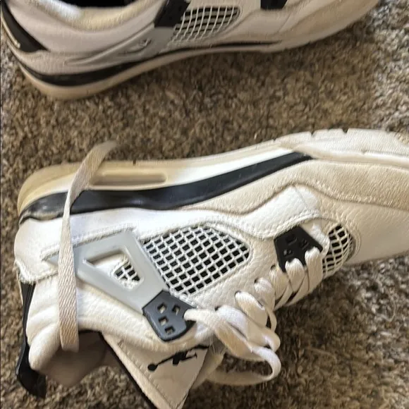 Jordan retro 4 black military 5.5y