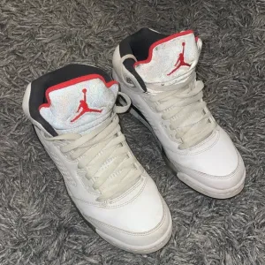 Jordan retro 5 White cement sneakers size 7 youth