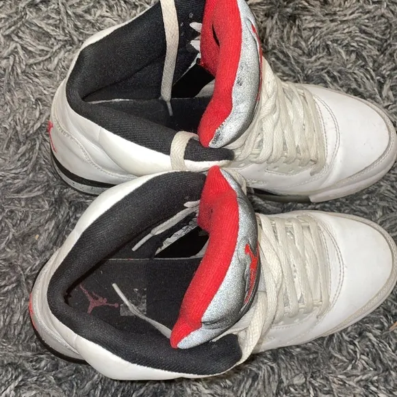 Jordan retro 5 White cement sneakers size 7 youth