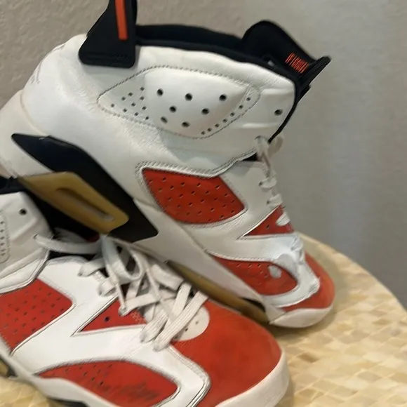 Jordan retro 6 basketball sneakers Size11.5