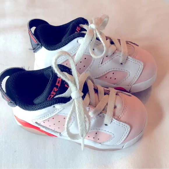Jordan Retro 6 low Atmosphere baby sneakers