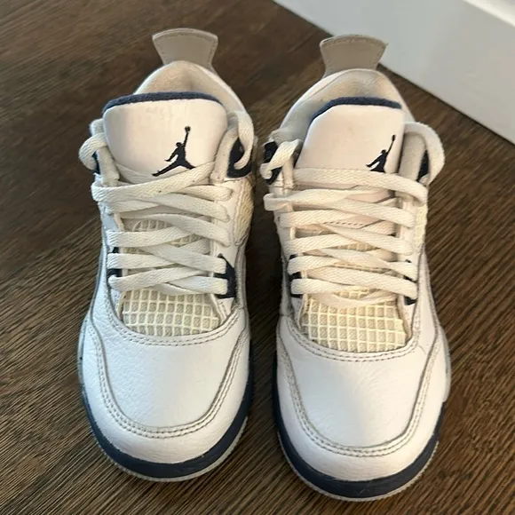 Jordan Retro Kids Sneakers