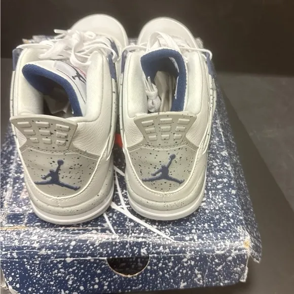 Jordan Retro Sneakers - White and Gray