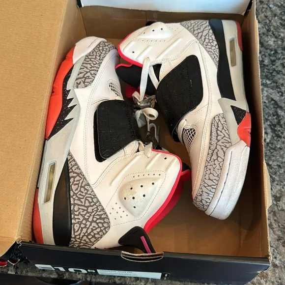 Jordan Retro son of mars hot lava Sneakers EUC 10.5