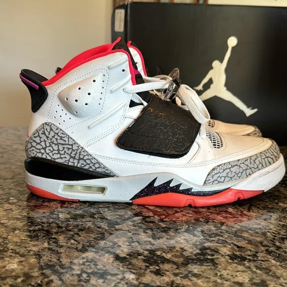 Jordan Retro son of mars hot lava Sneakers EUC 10.5