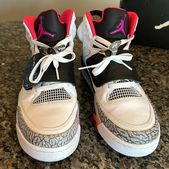 Jordan Retro son of mars hot lava Sneakers EUC 10.5