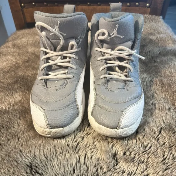 Jordan Retro Stealth 12 White and Grey Youth Sneakers, size 2.5