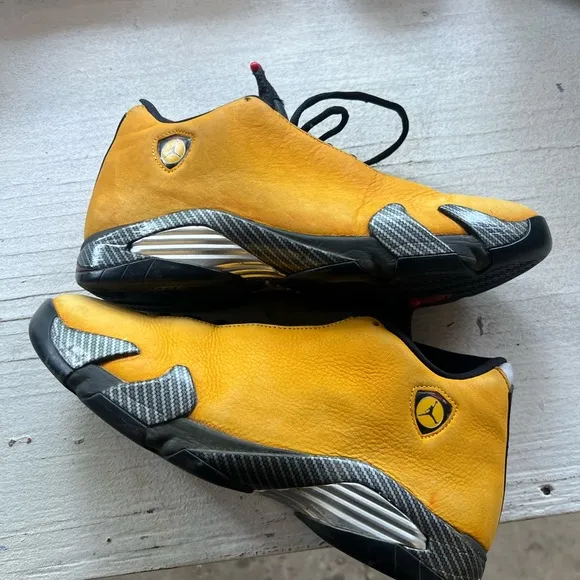Jordan Yellow and Black Performance Sneaker Retro 14 Nike